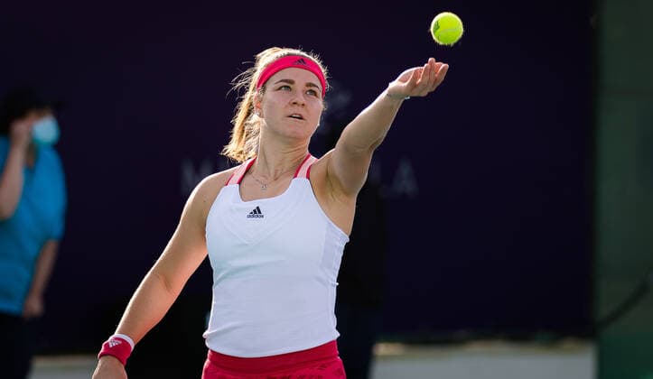 January 8, 2021, Abu Dhabi, UNITED ARAB EMIRATES: Karolina Muchova of the Czech Republic playing doubles at the 2021 Abu Dhabi WTA, Tennis Damen Womens Tennis Open WTA 500 tournament. Abu Dhabi UNITED ARAB EMIRATES - ZUMAa181 20210108_zaa_a181_135 Copyright: xRobxPrangex