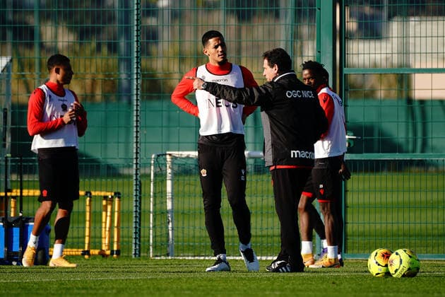 William Saliba (OGC Nice) - Fred Gioria (entraineur adjoint de l OGC Nice) FOOTBALL : Entrainement de l OGC Nice - Nice - 08 01 2021 NorbertScanella PanoramiC 