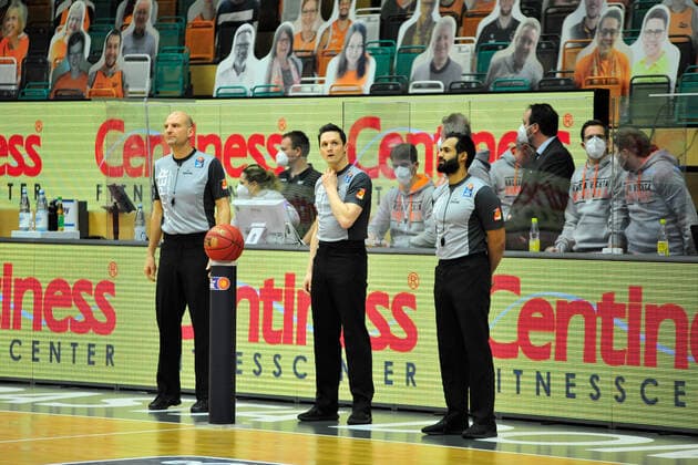 Basketball Bundesliga 12 Matchday RASTA Vechta Brose Bamberg on 08 01 2021 at the RASTA Dome in Vechta Referee BK