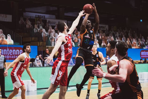 easyCredit BBL Matchday 12 RASTA Vechta vs Brose Bamberg, 08 01 2021 Ikenna Ugochukwu Iroegbu RASTA Vechta, 2 , Chase Fieler Brose Bamberg, 20 easyCredit BBL Matchday 12 RASTA Vechta vs Brose Bamberg on 08 01 2021 in Vechta RASTA Dome , Germany, Copyright: xBEAUTIFULxSPORTS Neddermannx