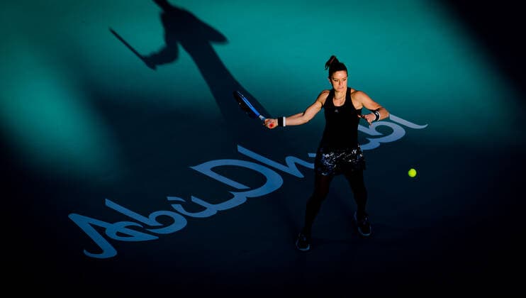 January 9, 2021, Abu Dhabi, UNITED ARAB EMIRATES: Maria Sakkari of Greece in action during her second round match at the 2021 Abu Dhabi WTA, Tennis Damen Womens Tennis Open WTA 500 tournament against Cori Gauff of the United States Abu Dhabi UNITED ARAB EMIRATES - ZUMAa181 20210109_zaa_a181_181 Copyright: xRobxPrangex
