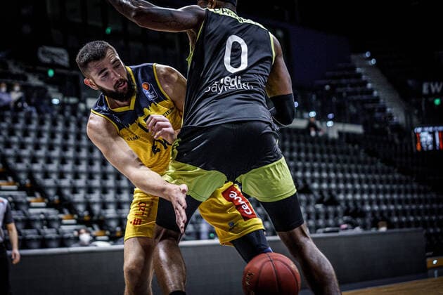 Basketball Oldenburg 09 01 2021 season 2020 2021 easyCredit BBL 12 matchday EWE Baskets medi bayreuth Basketball Oldenburg 09 01 2021 season 2020 2021 easyCredit BBL 12 matchday EWE Baskets medi bayreuth 45, Nathan Boothe, EWE Baskets Oldenburg Derek Pardon No 0, medi bayreuth editorial use only commercial use only by arrangement with the photographer Oldenburg Germany