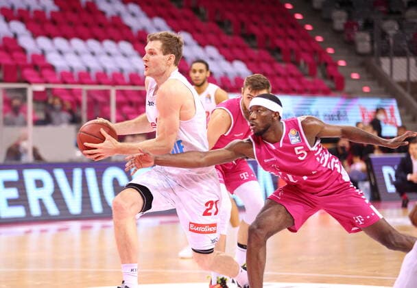 Josh Hagins Telekom Baskets Bonn vs Florian Koch s Oliver Würzburg easyCredit BBL 1 Bundesliga , Season 2020 2021 , Matchday 12