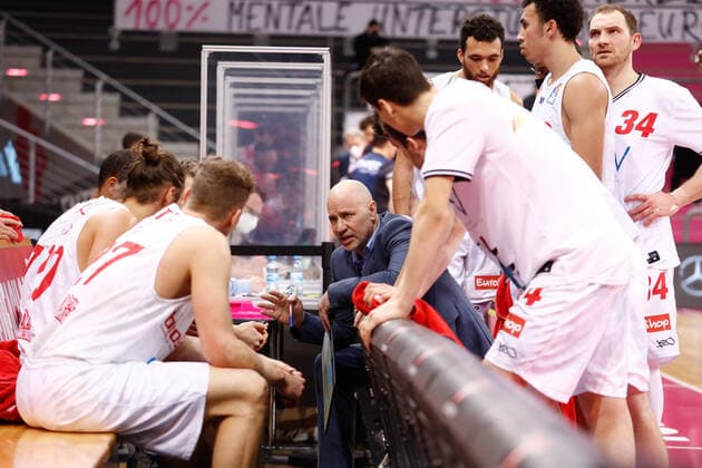 Denis Wucherer s Oliver Würzburg, head coach on timeout Telekom Baskets Bonn vs s Oliver Wuerzburg, mens, basketball, 1 Bundesliga, 12 matchday, 2020 2021, 09 01 2021 Telekom Baskets Bonn vs s Oliver Wuerzburg, mens, basketball, 1 Bundesliga, 12 matchday, 2020 2021, 09 01 2021 Bonn Copyright: xJulianxMeusel Eibner-Pressefotox EP_JML