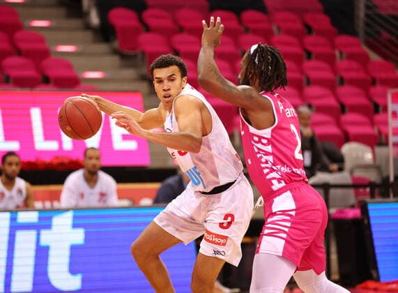 Xavier Pollard Telekom Baskets Bonn vs Tyson Ward s Oliver Würzburg easyCredit BBL 1 Bundesliga , Season 2020 2021 , Matchday 12