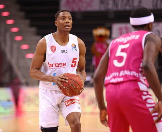 Josh Hagins Telekom Baskets Bonn vs Julstin Sears s Oliver Würzburg easyCredit BBL 1 Bundesliga , Season 2020 2021 , Matchday 12