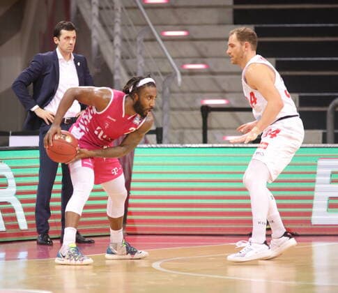 Xavier Pollard Telekom Baskets Bonn vs Felix Hoffmann s Oliver Würzburg easyCredit BBL 1 Bundesliga , Season 2020 2021 , Matchday 12