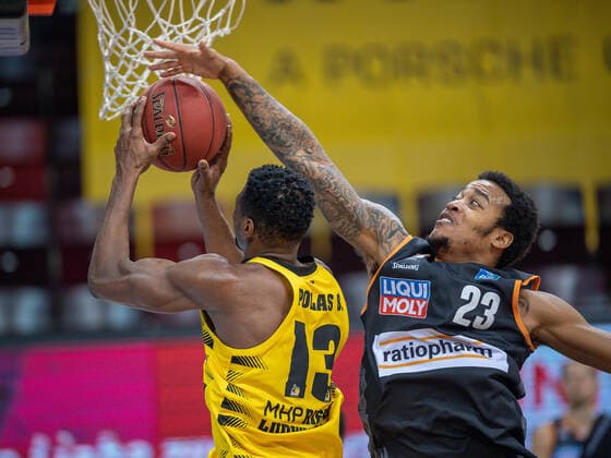 Yorman Polas Bartolo MHP Riesen Ludwigsburg, 13 , Troy Caupain Ratiopharm Ulm 23 , MHP Riesen Ludwigsburg vs Ratiopharm Ulm, Basketball, Bundesliga, 12 Spieltag, Spielzeit 20 21, 09 01 2021, MHP Riesen Ludwigsburg vs Ratiopharm Ulm, Basketball, Bundesliga, 12 Spieltag, Spielzeit 20 21, 09 01 2021 Ludwigsburg Copyright: xEibner-Pressefoto SaschaxWaltherx EP_swa