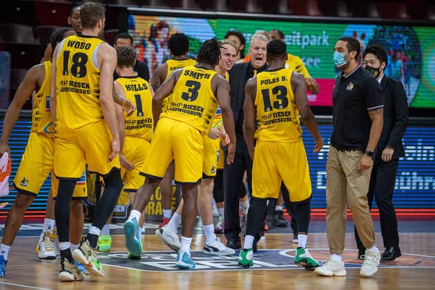 Cheering for the Ludwigsburgers, John Patrick MHP Riesen Ludwigsburg, Head Coach , MHP Riesen Ludwigsburg vs Ratiopharm Ulm, Basketball, Bundesliga, 12 Spieltag, Spielzeit 20 21, 09 01 2021, MHP Riesen Ludwigsburg vs Ratiopharm Ulm, Basketball, Bundesliga, 12 Spieltag, Spielzeit 20 21, 09 01 2021 Ludwigsburg Copyright: xEibner-Pressefoto SaschaxWaltherx EP_swa