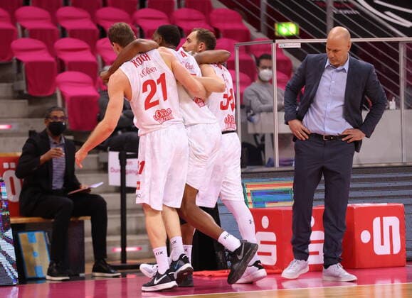 Telekom Baskets Bonn vs Justin Sears s Oliver Würzburg injured injury easyCredit BBL 1 Bundesliga , 2020 2021 season , Matchday 12
