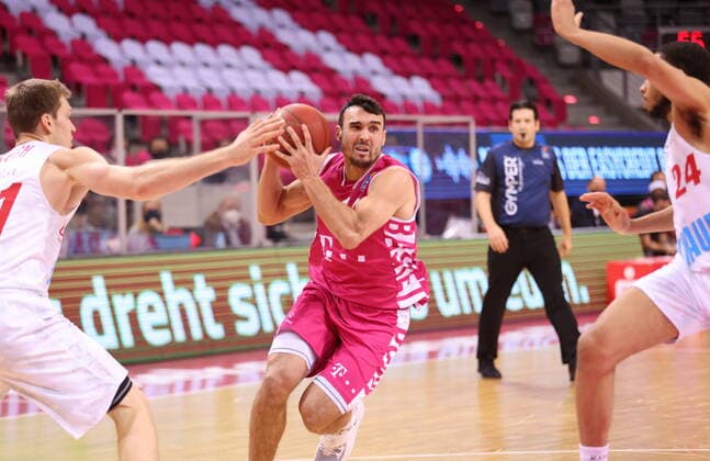 Anthony DiLeo Telekom Baskets Bonn vs s Oliver Würzburg easyCredit BBL 1 Bundesliga , Season 2020 2021 , Matchday 12