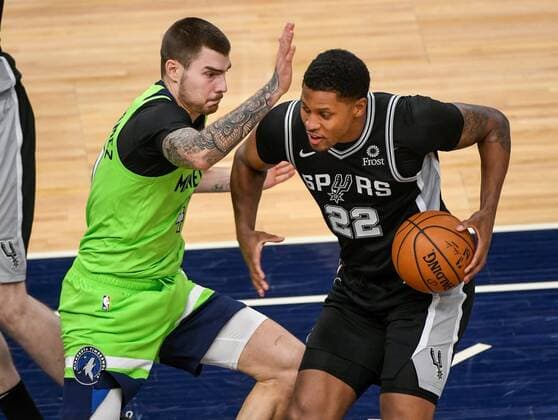 Minnesota Timberwolves forward Juancho Hernangomez (L) defends against San Antonio Spurs forward Rudy Gay (R) during the second half of the NBA, Basketball Herren, USA basketball game between the San Antonio Spurs and the Minnesota Timberwolves at Target Center in Minneapolis, Minnesota, USA, 9 January, 2021. San Antonio Spurs at Minnesota Timberwolves !ACHTUNG: NUR REDAKTIONELLE NUTZUNG!  Copyright: xCRAIGxLASSIGx AME8677 20210110-637458523297964141