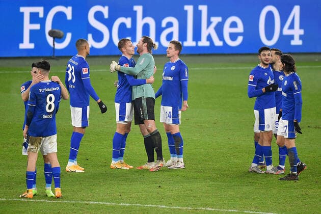 GER, Herren, 1.Bundesliga, Saison 2020-2021, FC Schalke 04 - TSG 1899 Hoffenheim Gelsenkirchen, Veltins Arena, 09.01.21, GER, Herren, 1.Bundesliga, Saison 2020-2021, FC Schalke 04 - TSG 1899 Hoffenheim Bild: Schalker Spieler bejubeln den Sieg Foto: Ulrich Hufnagel Hufnagel PR Pool via Norbert Schmidt Nur fuer journalistische Zwecke! Only for editorial use! Gemaess den Vorgaben der DFL Deutsche Fußball Liga ist es untersagt, in dem Stadion und oder vom Spiel angefertigte Fotoaufnahmen in Form von Sequenzbildern und oder videoaehnlichen Fotostrecken zu verwerten bzw. verwerten zu lassen. DFL regulations prohibit any use of photographs as image sequences and or quasi-video. Gelsenkirchen Veltins Arena NRW Deutschland *** GER, Men, 1 Bundesliga, Season 2020 2021, FC Schalke 04 TSG 1899 Hoffenheim Gelsenkirchen, Veltins Arena, 09 01 21, GER, Men, 1 Bundesliga, Season 2020 2021, FC Schalke 04 TSG 1899 Hoffenheim Image Schalke players celebrate victory Photo Ulrich Hufnagel Hufnagel PR Pool via Norbert Schmidt For journalistic purposes only Only for editorial use In accordance with DFL Deutsche Fußball Liga regulations, it is prohibited, DFL regulations prohibit any use of photographs as image sequences and or quasi video Gelsenkirchen Veltins Arena NRW Germany Poolfoto Ulrich Hufnagel Hufnagel PR POOL ,EDITORIAL USE ONLY