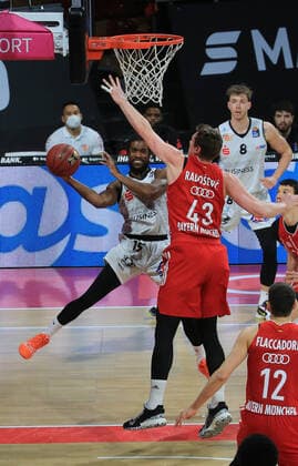 10 01 2021, BBL, FCB Basketball vs Chemnitz Niners, Audi Dome Munich, Sports, in picture Marcus Thornton Chemnitz vs Leon Radosevic FCB Basketball
