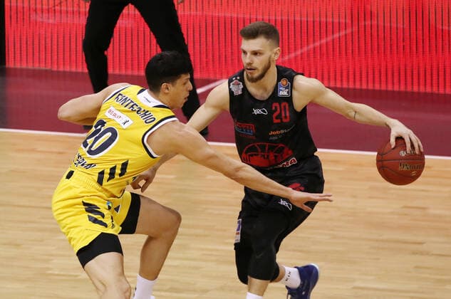 Simone Fontecchio, Ferdinand Zylka Action Game Scene Duel Sports Basketball BBL Bundesliga Men Season 2020 2021 10 01 2021 ALBA Berlin vs Giessen 46ers