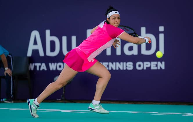 January 10, 2021, Abu Dhabi, UNITED ARAB EMIRATES: Ons Jabeur of Tunisia in action during her third round match at the 2021 Abu Dhabi WTA, Tennis Damen Womens Tennis Open WTA 500 tournament against Aryna Sabalenka of Belarus Abu Dhabi UNITED ARAB EMIRATES - ZUMAa181 20210110_zaa_a181_034 Copyright: xRobxPrangex