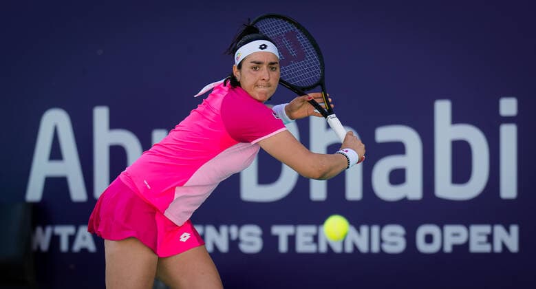 January 10, 2021, Abu Dhabi, UNITED ARAB EMIRATES: Ons Jabeur of Tunisia in action during her third round match at the 2021 Abu Dhabi WTA, Tennis Damen Womens Tennis Open WTA 500 tournament against Aryna Sabalenka of Belarus Abu Dhabi UNITED ARAB EMIRATES - ZUMAa181 20210110_zaa_a181_035 Copyright: xRobxPrangex
