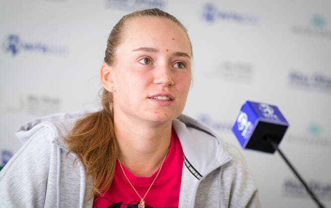 January 10, 2021, Abu Dhabi, UNITED ARAB EMIRATES: Elena Rybakina of Kazakhstan talks to the media after her third round match at the 2021 Abu Dhabi WTA, Tennis Damen Womens Tennis Open WTA 500 tournament. Abu Dhabi UNITED ARAB EMIRATES - ZUMAa181 20210110_zaa_a181_070 Copyright: xRobxPrangex