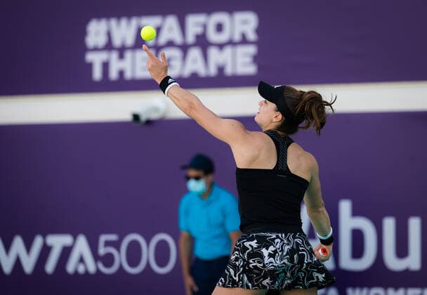 January 10, 2021, Abu Dhabi, UNITED ARAB EMIRATES: Maria Sakkari of Greece in action during her third round match at the 2021 Abu Dhabi WTA, Tennis Damen Womens Tennis Open WTA 500 tournament against Garbine Muguruza of Spain Abu Dhabi UNITED ARAB EMIRATES - ZUMAa181 20210110_zaa_a181_077 Copyright: xRobxPrangex