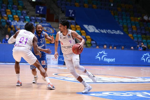 Basketball Bundesliga,Fraport Skyliners GB Goettingen,2021 01 10,GER, im Odiase Tai, BG Goettingen, 21 ,Robertson Quantez, Fraport Skyliners, 23 ,Gutierrez Jorge, BG Goettingen, 7 , ,Eibner Pressefoto Uli Scherbaum Fraport Skyliners GB Goettingen Frankfurt Copyright: xEibner-Pressefoto UlrichxScherbaumx EP_usm