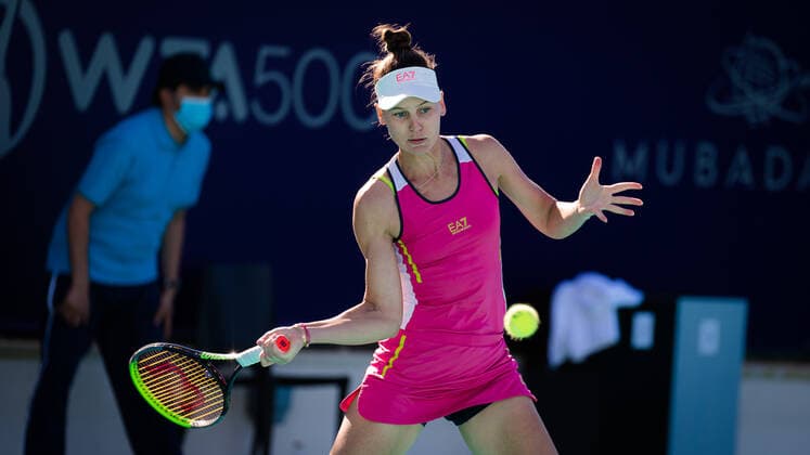 January 10, 2021, Abu Dhabi, UNITED ARAB EMIRATES: Veronika Kudermetova of Russia in action during her third round match at the 2021 Abu Dhabi WTA, Tennis Damen Womens Tennis Open WTA 500 tournament against Paula Badosa of Spain Abu Dhabi UNITED ARAB EMIRATES - ZUMAa181 20210110_zaa_a181_095 Copyright: xRobxPrangex