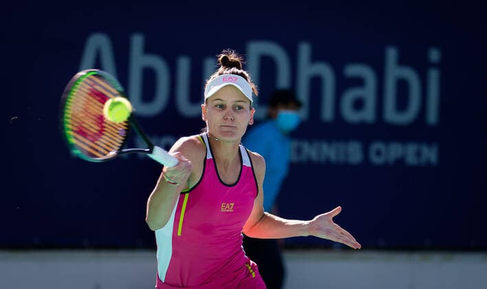 January 10, 2021, Abu Dhabi, UNITED ARAB EMIRATES: Veronika Kudermetova of Russia in action during her third round match at the 2021 Abu Dhabi WTA, Tennis Damen Womens Tennis Open WTA 500 tournament against Paula Badosa of Spain Abu Dhabi UNITED ARAB EMIRATES - ZUMAa181 20210110_zaa_a181_097 Copyright: xRobxPrangex