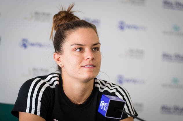 January 10, 2021, Abu Dhabi, UNITED ARAB EMIRATES: Maria Sakkari of Greece talks to the media after her third round match at the 2021 Abu Dhabi WTA, Tennis Damen Womens Tennis Open WTA 500 tournament. Abu Dhabi UNITED ARAB EMIRATES - ZUMAa181 20210110_zaa_a181_110 Copyright: xRobxPrangex