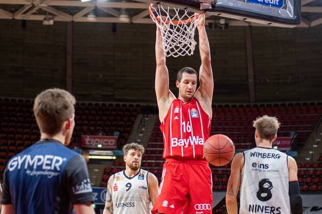Paul Zipser 16 FC Bayern , Dunk, FC Bayern Basketball vs Niners Chemnitz, BBL, 10 01 2021 Munich Bavaria Germany Copyright: xkolbert-press UlrichxGamelx