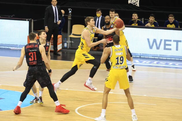 GER, BBL, ALBA Berlin vs Jobstairs Giessen 46ers 10 01 2021, Mercedes Benz Arena, Berlin, GER, BBL, ALBA Berlin vs Jobstairs Giessen 46ers, in picture Ben Lammers ALBA Berlin 50 nordphotoxEngler nph00076