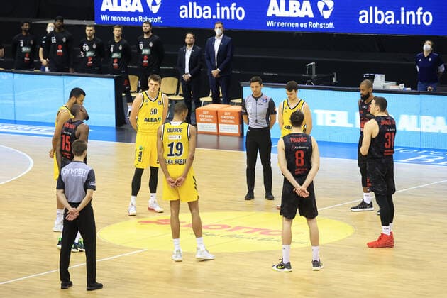 GER, BBL, ALBA Berlin vs Jobstairs Giessen 46ers 10 01 2021, Mercedes Benz Arena, Berlin, GER, BBL, ALBA Berlin vs Jobstairs Giessen 46ers, in the picture minute of silence for Dr Troeger nordphotoxEngler nph00076