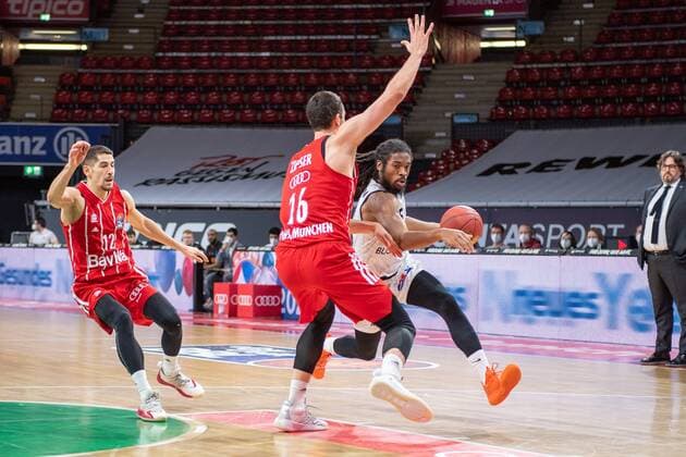Marcus Thornton 15 Niners Chemnitz , Paul Zipser 16 FC Bayern , FC Bayern Basketball vs Niners Chemnitz, BBL, 10 01 2021 Muenchen Bayern Germany Copyright: xkolbert-press UlrichxGamelx