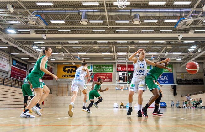 Styliani Stella Fouraki 15, GISA Lions SV Halle loses the ball GISA Lions SV Halle vs Rutronik Stars Keltern Basketball 1 Bundesliga ERDGAS Sportarena Halle Saale 10 01 2021 Photo Holger John Sachsen Anhalt Germany