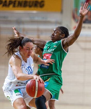 Barbora Kasparkowa 10, GISA Lions SV Halle vs Jasmine Thomas Keltern GISA Lions SV Halle vs Rutronik Stars Keltern Basketball 1 Bundesliga ERDGAS Sportarena Halle Saale 10 01 2021 Photo Holger John Sachsen Anhalt Germany