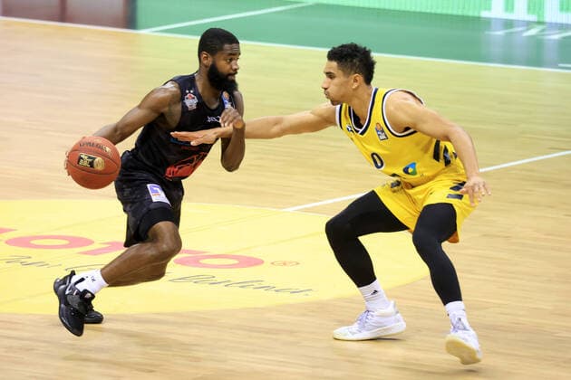 GER, BBL, ALBA Berlin vs Jobstairs Giessen 46ers 10 01 2021, Mercedes Benz Arena, Berlin, GER, BBL, ALBA Berlin vs Jobstairs Giessen 46ers, in picture Maodo Lo ALBA Berlin 0 , Jonathan Stark Giessen46ers 1 nordphotoxEngler nph00076