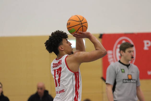 Basketball I Men I Season 2020 2021 I Pro B I 13 Matchday I ETV Hamburg SC Rist Wedel I 10 01 2021 Throw, Mubarak Salami 17, ETV Hamburg Basketball Hamburg Sporthalle Hohe Weide Hamburg Germany Copyright: xLobeca RalfxHomburgx