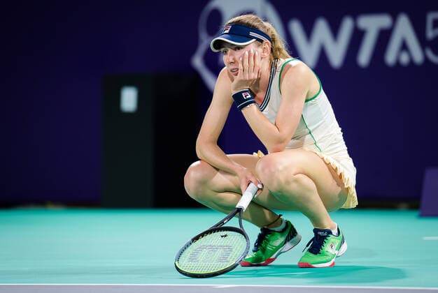 January 10, 2021, Abu Dhabi, UNITED ARAB EMIRATES: Ekaterina Alexandrova of Russia laments during her third round match at the 2021 Abu Dhabi WTA, Tennis Damen Womens Tennis Open WTA 500 tournament against Elina Svitolina of the Ukraine Abu Dhabi UNITED ARAB EMIRATES - ZUMAa181 20210110_zaa_a181_286 Copyright: xRobxPrangex
