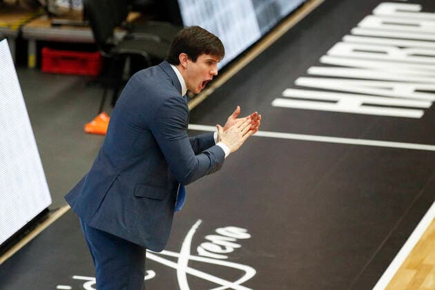 BBL easyCredit Basketball Bundesliga season 2020 2021 12 matchday on Sunday, 10 January 2021 at edel optics de Arena in Hamburg Hamburg Towers HAKRO Merlins Crailsheim head coach Pedro Calles Towers Hamburg Towers HAKRO Merlins Crailsheim