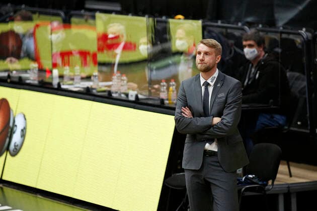 BBL easyCredit Basketball Bundesliga season 2020 2021 12 matchday on Sunday, 10 January 2021 at edel optics de Arena in Hamburg Hamburg Towers HAKRO Merlins Crailsheim head coach Tuomas Iisalo Crailsheim Hamburg Towers HAKRO Merlins Crailsheim