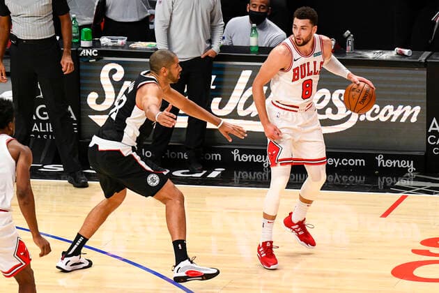 LOS ANGELES, CA - JANUARY 10: Chicago Bulls Guard Zach LaVine (8) looks to attack the basket during a NBA, Basketball Herren, USA game between the Chicago Bulls and the Los Angeles Clippers on January 10, 2021 at STAPLES Center in Los Angeles, CA.The game was played without fans due to the COVID-19 pandemic. (Photo by Brian Rothmuller Icon Sportswire) NBA: JAN 10 Bulls at Clippers Icon210110009