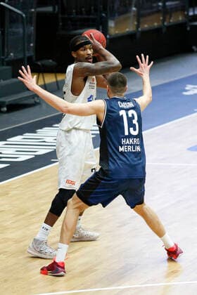 BBL easyCredit Basketball Bundesliga season 2020 2021 12 matchday on Sunday, 10 January 2021 at edel optics de Arena in Hamburg Hamburg Towers HAKRO Merlins Crailsheim v l Terry Allen Towers , Radii Caisin Crailsheim Hamburg Towers HAKRO Merlins Crailsheim