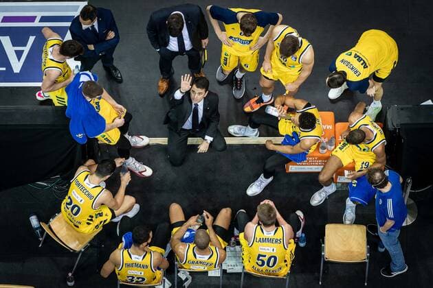 Basketball Berlin 10 01 2021 season 2020 2021 easyCredit BBL 1 Bundesliga Alba Berlin JobStairs GIESSEN 46ers time out Israel Gonzalez Alba Berlin, assistant coach