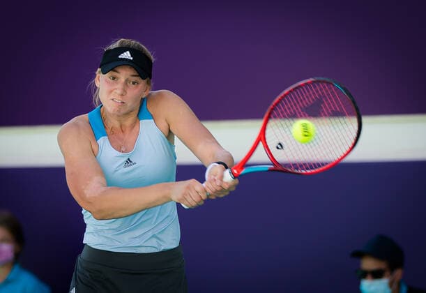 January 11, 2021, Abu Dhabi, UNITED ARAB EMIRATES: Elena Rybakina of Kazakhstan in action during her quarter final match at the 2021 Abu Dhabi WTA, Tennis Damen Womens Tennis Open WTA 500 tournament against Aryna Sabalenka of Belarus Abu Dhabi UNITED ARAB EMIRATES - ZUMAa181 20210111_zaa_a181_005 Copyright: xRobxPrangex