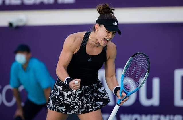 Sport Bilder des Tages January 11, 2021, Abu Dhabi, UNITED ARAB EMIRATES: Maria Sakkari of Greece in action during her quarter final match at the 2021 Abu Dhabi WTA, Tennis Damen Womens Tennis Open WTA 500 tournament against Sofia Kenin of United States Abu Dhabi UNITED ARAB EMIRATES - ZUMAa181 20210111_zaa_a181_017 Copyright: xRobxPrangex