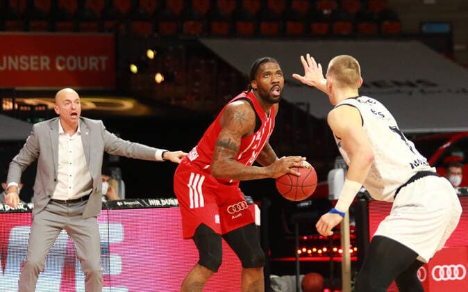 8 Jalen Reynolds FCBB red vs 8 Jan Wimberg Chemnitz coach Rodrigo Pastore li Basketball, 1 Bundesliga, BBL, FC Bayern Munich vs Niners Chemnitz, Audi Dome, 10 01 2021 PHOTO Mladen Lackovic LakoPress