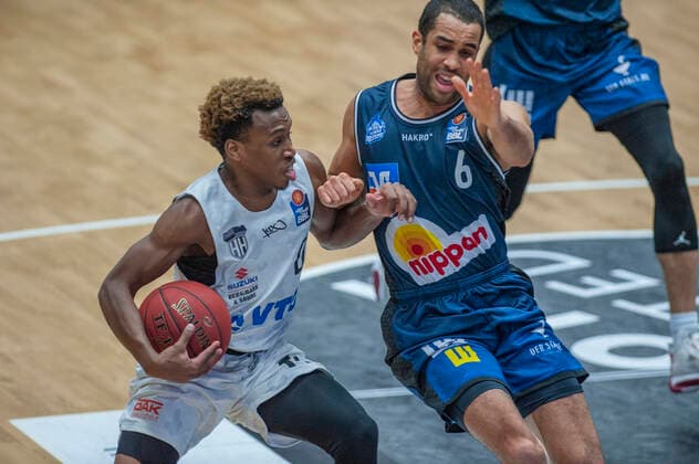 Hamburg Towers vs Merlins Crailsheim 89 72 10 01 2021, Hamburg Wilhelmsburg, edel optics Arena, BBL TJ Shorts Hamburg Towers vs Elias Lasisi Merlins Crailsheim Â