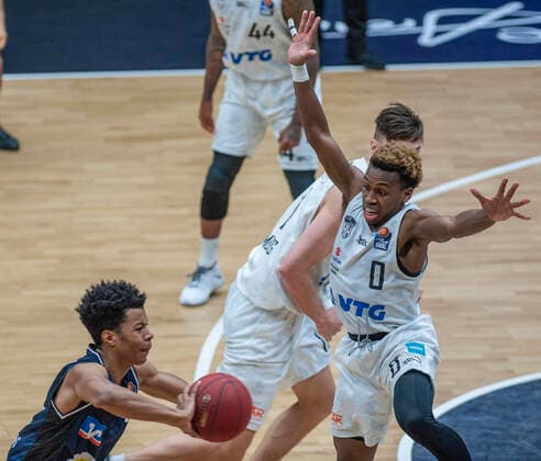 Hamburg Towers vs Merlins Crailsheim 89 72 10 01 2021, Hamburg Wilhelmsburg, edel optics Arena, BBL TJ Shorts Hamburg Towers vs Trae Bell Haynes Merlins Crailsheim Â