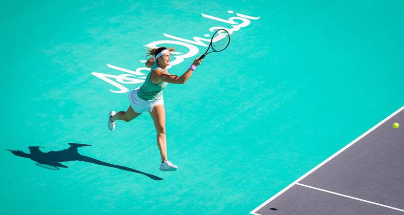 January 12, 2021, Abu Dhabi, UNITED ARAB EMIRATES: Aryna Sabalenka of Belarus in action during her semifinal match at the 2021 Abu Dhabi WTA, Tennis Damen Womens Tennis Open WTA 500 tournament against Maria Sakkari of Greece Abu Dhabi UNITED ARAB EMIRATES - ZUMAa181 20210112_zaa_a181_016 Copyright: xRobxPrangex