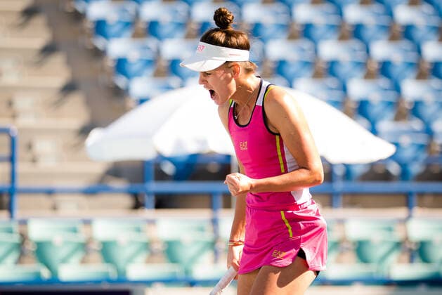 January 12, 2021, Abu Dhabi, UNITED ARAB EMIRATES: Veronika Kudermetova of Russia in action during her semifinal match at the 2021 Abu Dhabi WTA, Tennis Damen Womens Tennis Open WTA 500 tournament against Elina Svitolina of Ukraine Abu Dhabi UNITED ARAB EMIRATES - ZUMAa181 20210112_zaa_a181_017 Copyright: xRobxPrangex