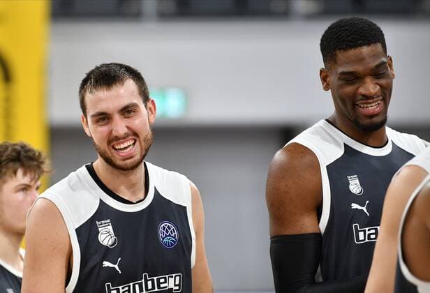 BAMBERG 12 01 2021 Basketball Champions League 8 matchday Brose Bamberg vs Retabet Bilbao 8, Brose Bamberg and Shevon Thompson 27, Brose Bamberg rejoice after 90 75 win against Bilbao Photo Hans Martin Issler isslerimages Brose Bamberg vs Retabet Bilbao