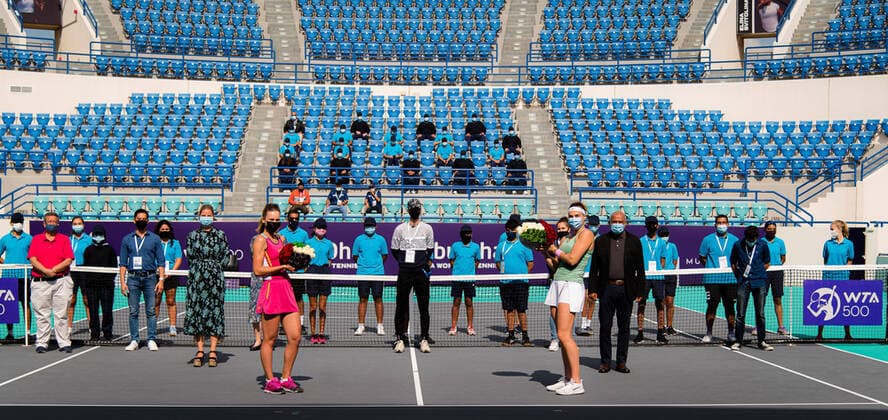 January 13, 2021, Abu Dhabi, UNITED ARAB EMIRATES: Veronika Kudermetova of Russia & Aryna Sabalenka of Belarus with their trophy flowers after the final of the 2021 Abu Dhabi WTA, Tennis Damen Womens Tennis Open WTA 500 tournament. Abu Dhabi UNITED ARAB EMIRATES - ZUMAa181 20210113_zaa_a181_066 Copyright: xRobxPrangex